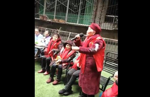 蒋婆婆发言